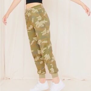 GARAGE Women’s Camouflage Jogger Pants, Size P/S